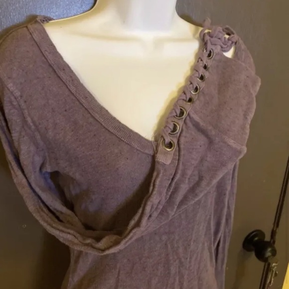 Free People lace up cuff thermal top Shirt purple Slub Knit Excellent!!! S/M Med - Picture 5 of 9